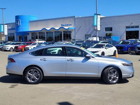 Used 2026 Honda Accord EX-L image 4