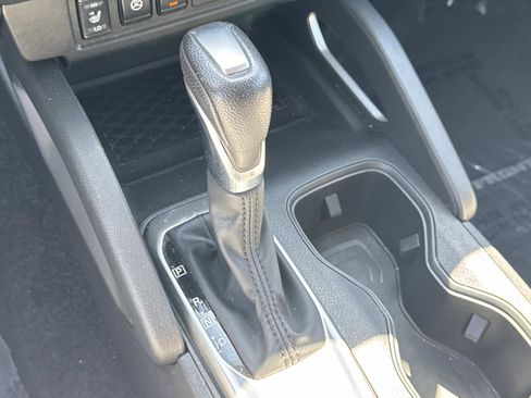 Used 2024 Nissan Frontier SV w/ SV Convenience Package image 11