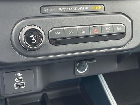 New 2025 Ford Maverick XL FWD image 8