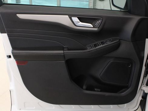 Used 2021 Ford Escape SE w/ SE Sport Appearance Package FWD image 10