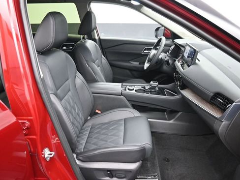 Used 2026 Nissan Rogue Platinum w/ Tech Package AWD/4WD image 25