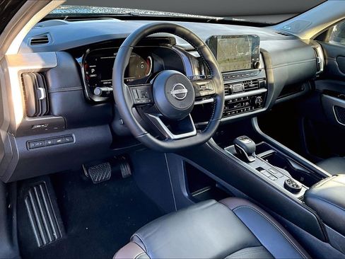 New 2025 Nissan Pathfinder Platinum w/ Cargo Package image 7