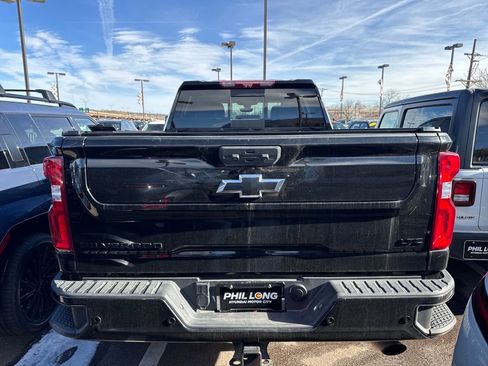 Used 2022 Chevrolet Silverado 2500 LTZ w/ LTZ Plus Package image 2