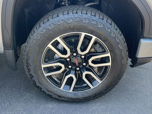 New 2026 GMC Sierra 1500 AT4 w/ AT4 Premium Package AWD/4WD image 9
