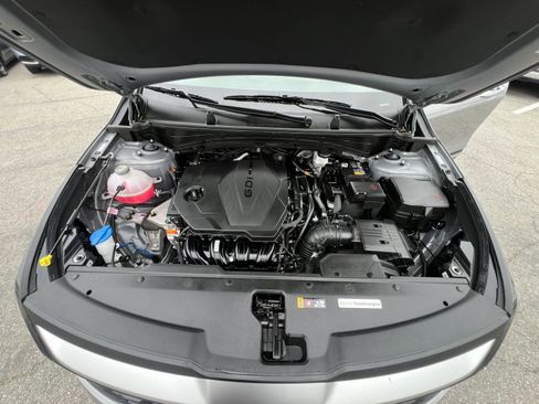 Used 2025 Kia Sportage LX FWD image 37