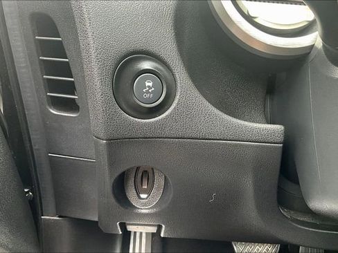 Used 2012 Nissan 370Z Coupe RWD image 13