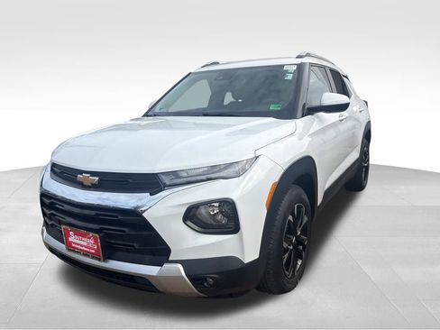 Certified 2022 Chevrolet TrailBlazer LT w/ Convenience Package image 3