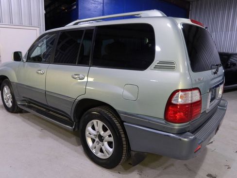 Used 2005 Lexus LX 470 4WD image 3