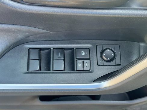 Used 2022 Toyota RAV4 LE w/ Carpet Mat Package (TMS) AWD/4WD image 22