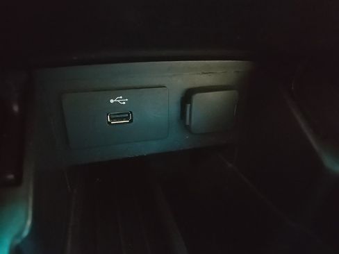 Used 2017 Ford Explorer XLT image 58