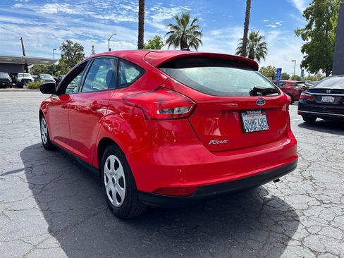 Used 2015 Ford Focus SE FWD image 6