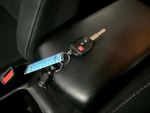 Used 2013 Toyota RAV4 XLE image 15