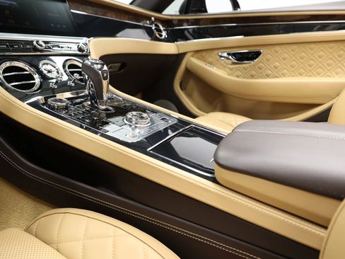 Used 2021 Bentley Continental GT AWD/4WD image 43