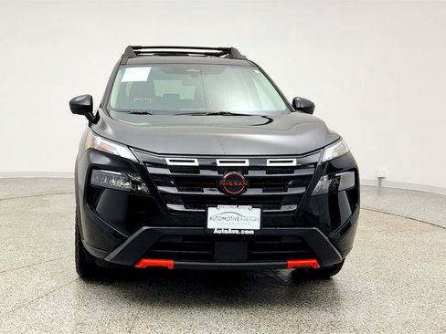 Used 2025 Nissan Rogue SV AWD/4WD image 2