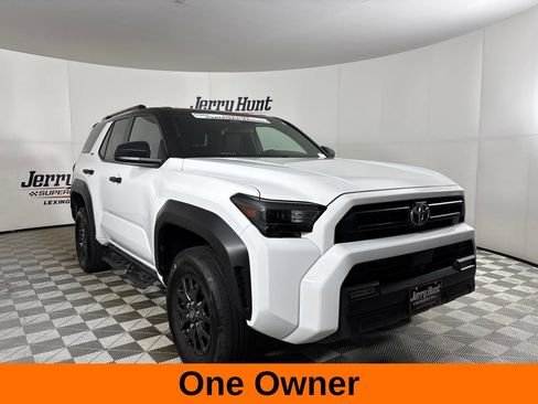 Used 2025 Toyota 4Runner SR5 AWD/4WD image 4