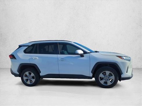 Certified 2022 Toyota RAV4 XLE w/ Convenience Package FWD image 4