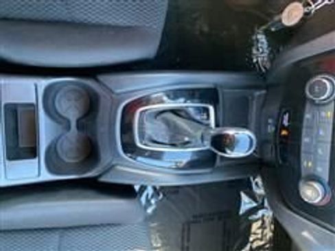 Used 2019 Nissan Rogue Sport S image 28