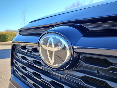 Used 2019 Toyota RAV4 XLE image 12