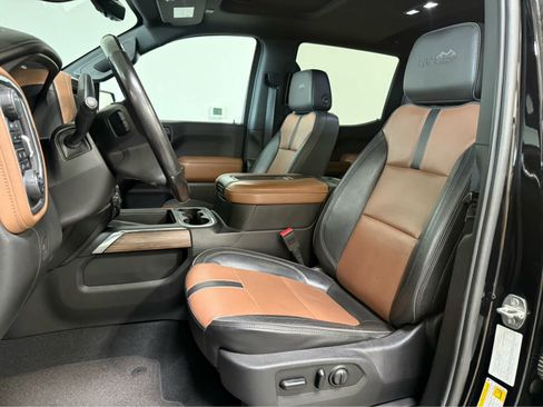 Used 2020 Chevrolet Silverado 1500 High Country w/ Technology Package AWD/4WD image 13