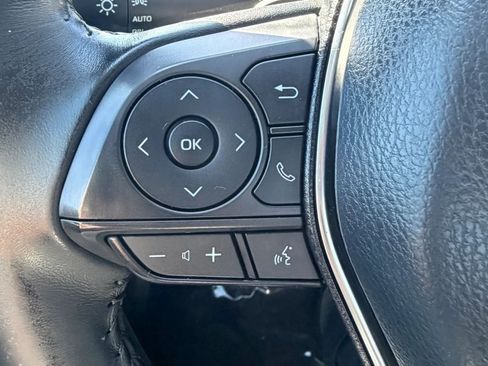 Used 2020 Toyota Camry SE FWD image 14