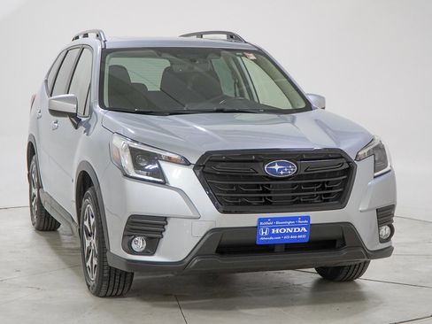 Used 2023 Subaru Forester Premium image 15