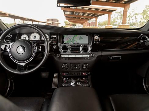 Used 2018 Rolls-Royce Wraith image 4