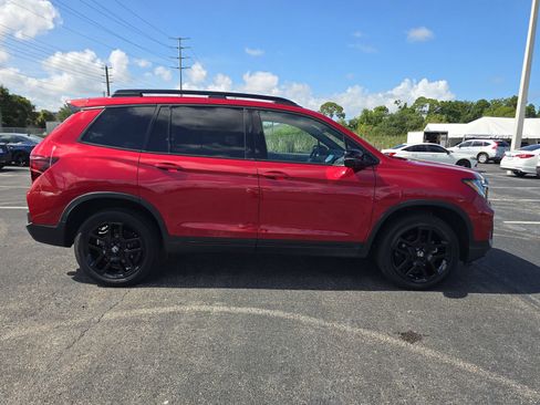 Certified 2025 Honda Passport Black Edition image 2