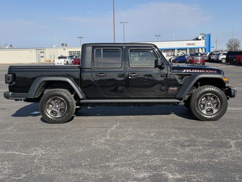 Used 2022 Jeep Gladiator Rubicon w/ Cold Weather Group image 2