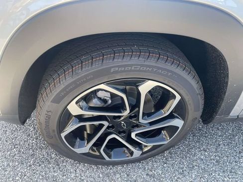 New 2026 Chevrolet Trax RS w/ Sunroof Package FWD image 9