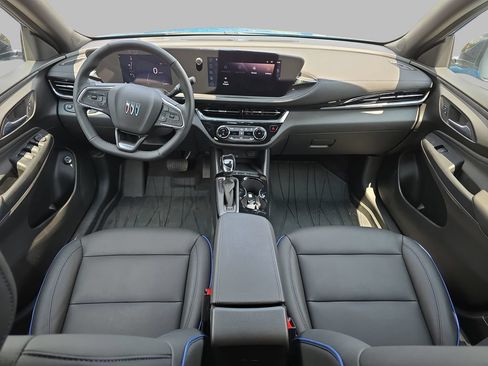 Used 2025 Buick Envista Sport Touring w/ Convenience I Package FWD image 11