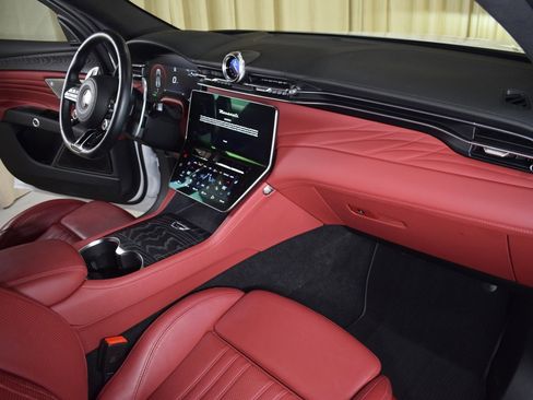 Certified 2023 Maserati Grecale Modena image 24