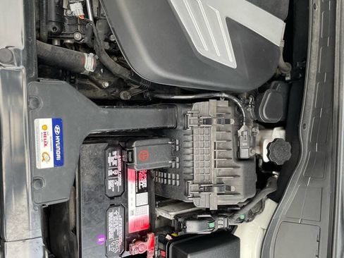 Used 2019 Hyundai Santa Fe XL SE image 19