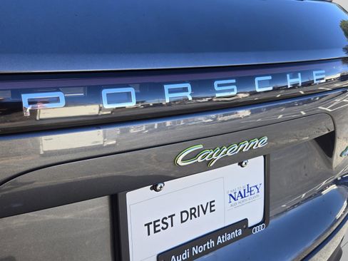 Used 2019 Porsche Cayenne E-Hybrid image 35