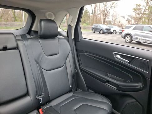 Used 2021 Ford Edge Titanium image 14