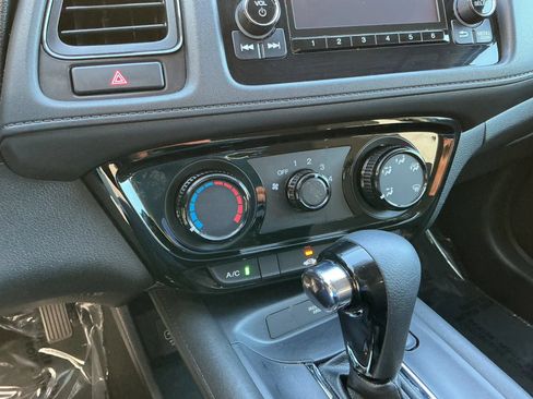 Used 2021 Honda HR-V LX image 18