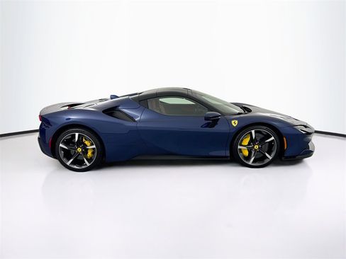 Used 2023 Ferrari SF90 Spider image 37