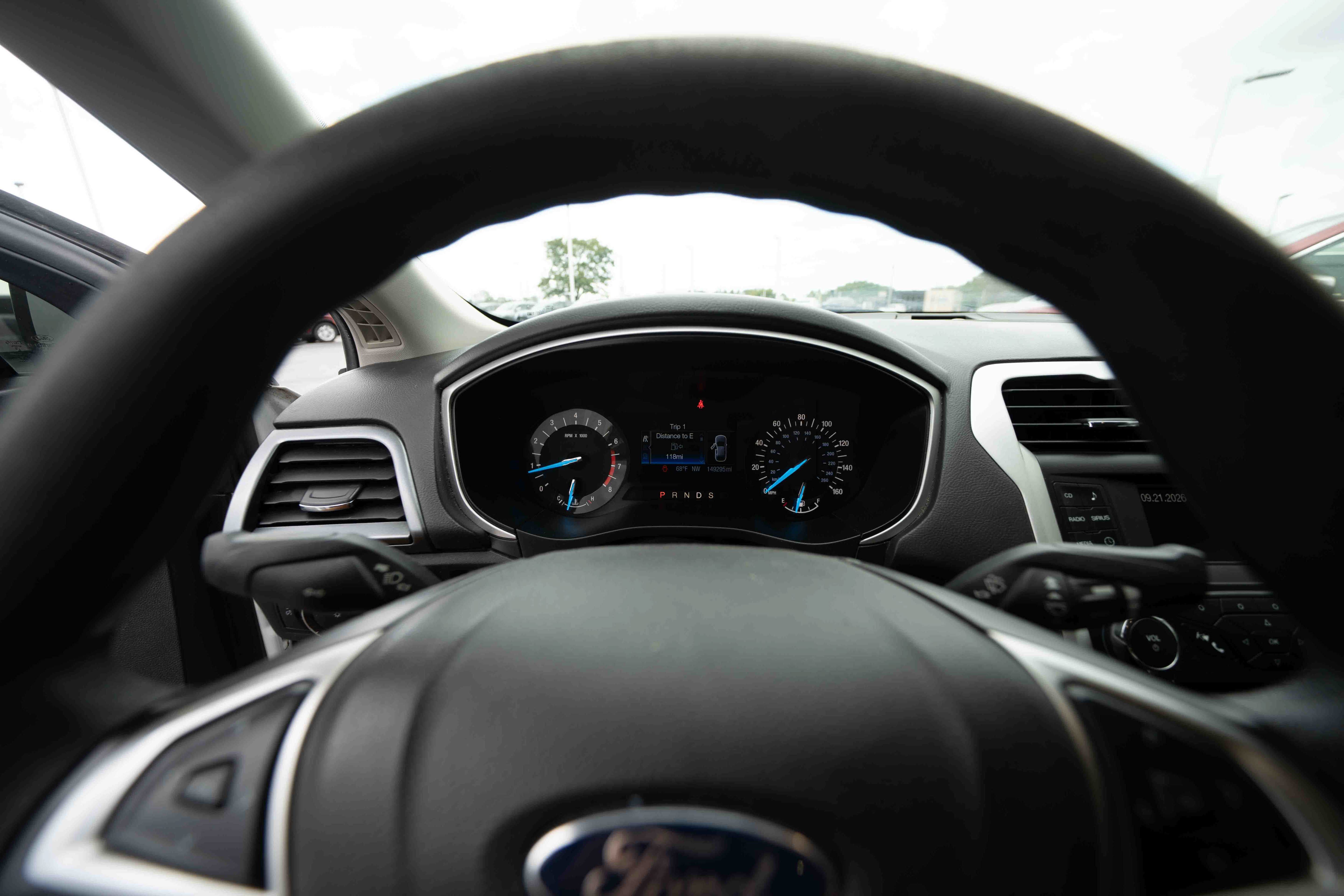 Used 2014 Ford Fusion SE FWD image 15
