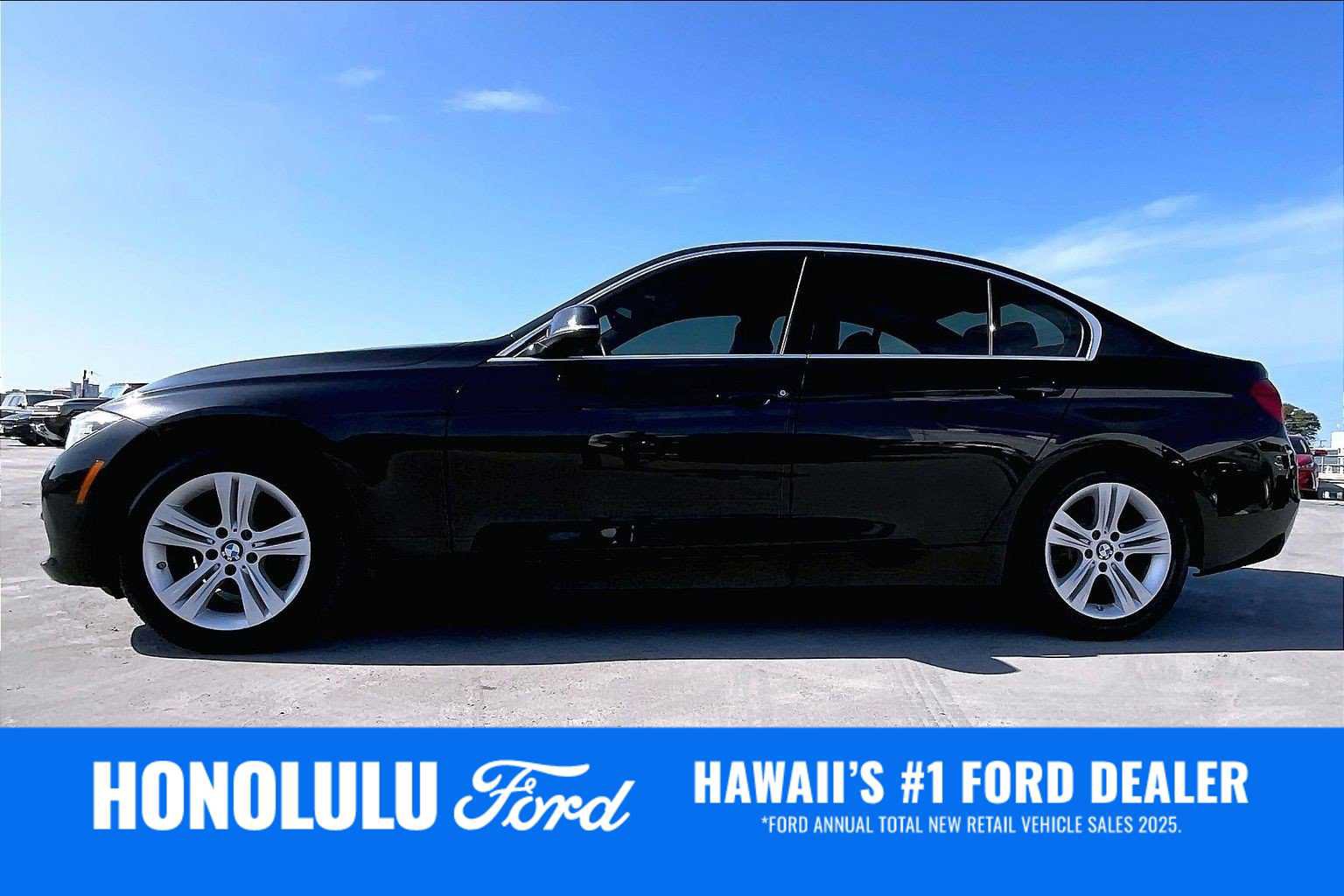 Used 2018 BMW 330i Sedan w/ Convenience Package RWD image 3