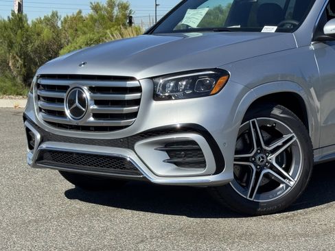 New 2025 Mercedes-Benz GLS 450 4MATIC image 3