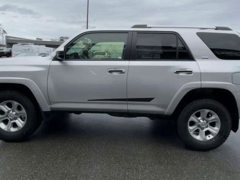 Certified 2019 Toyota 4Runner SR5 image 5