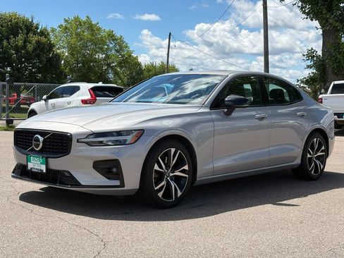 Used 2023 Volvo S60 B5 Core AWD/4WD image 4