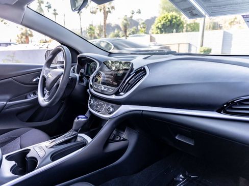 Used 2018 Chevrolet Volt LT FWD image 32