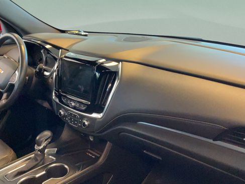 Used 2022 Chevrolet Traverse LT w/ LPO, Floor Liner Package FWD image 43