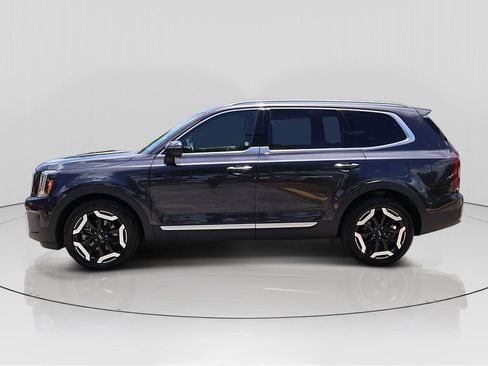Used 2025 Kia Telluride S FWD image 3