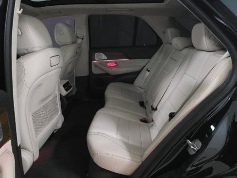 Used 2020 Mercedes-Benz GLE 350 4MATIC w/ Premium Package image 5