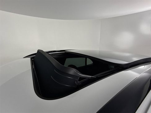 Used 2025 Porsche Macan Electric image 23