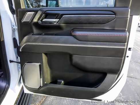 Used 2024 GMC Sierra 2500 AT4X image 24