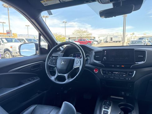 Used 2022 Honda Pilot TrailSport image 20