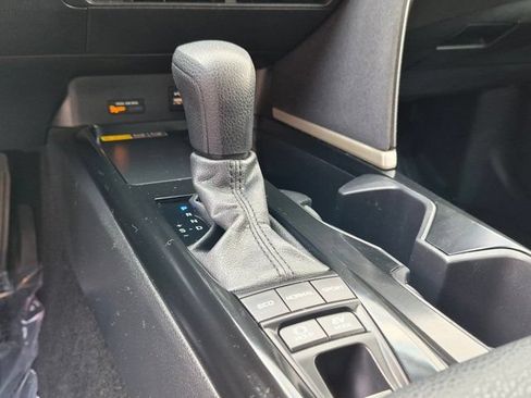 Used 2025 Toyota Camry LE FWD image 20