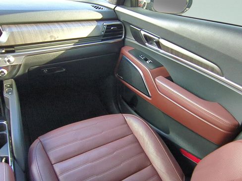 Used 2024 Kia Telluride SX Prestige w/ Towing Package image 12